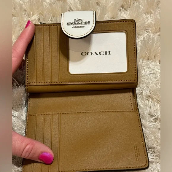 🌴 Brand 🆕 Coach MEDIUM CORNER ZIP WALLET IN SIGNATURE CANVAS WITH HULA PRINT🌴 - Picture 10 of 13